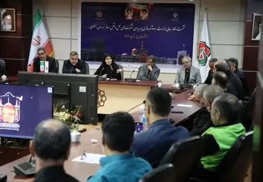 برگزاری نشست وزیر راه و شهرسازی با مدیران شرکت های حمل و نقل مسافر خراسان رضوی 