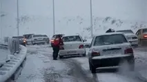 بارش برف در محورهای استان گیلان و اردبیل 