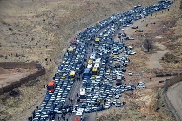 ترافیک سنگین و نیمه‌سنگین در محورهای مهران و خسروی
