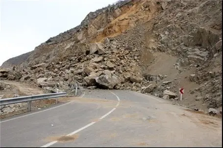 برآورد خسارت 17 میلیاردی به راه‌های استان کرمانشاه/ ایمن‌سازی جاده در برابر ریزش کوه، گران است