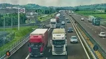 ناوگان باری درون شهری اصفهان در حال خدمت رسانی برای توزیع اقلام مورد نیاز مردم