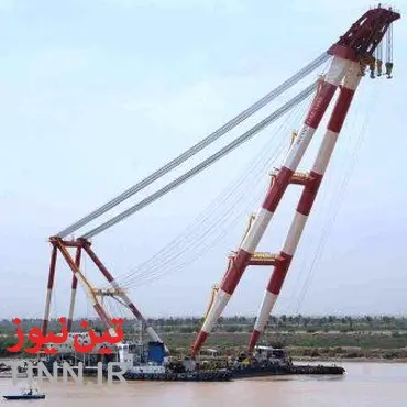 پهلوگیری کرین بارج هزار تنی اروند تاید در بندرخرمشهر