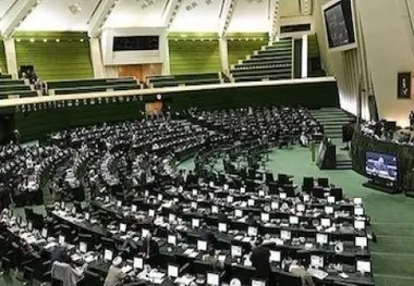 سازمان خصوصی‌سازی در واگذاری سهام خودرویی دولت کارشکنی می‌کند