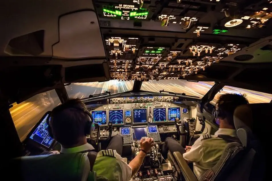 تغییر مسیر هواپیما به خاطر ریختن قهوه در کابین خلبان