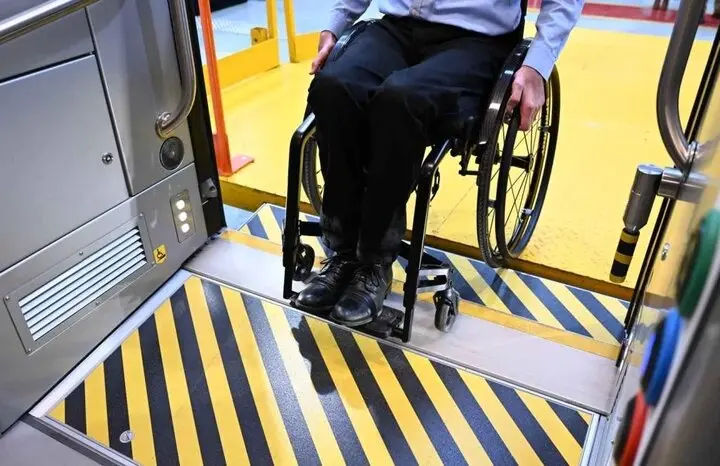 افتتاح اولین آسانسور ویژه جانبازان، سالمندان و کم توانان در مترو