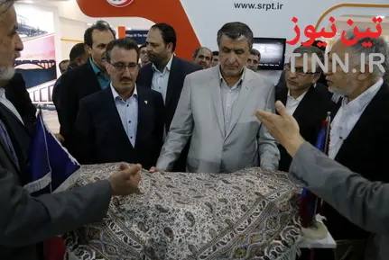 رونمایی محمد اسلامی از نشریه قطار