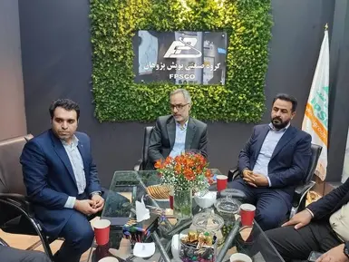 بازدید از غرفه شرکت پویش پژوهان