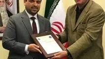 قدردانی از مدیر هواپیمایی امارات در ایران