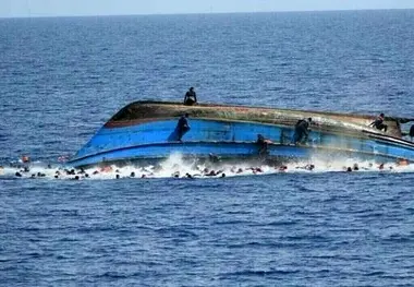 غرق یک فرابر با ۶۵ سرنشین در نزدیکی بالی اندونزی؛ ۴۳ تن مفقود هستند