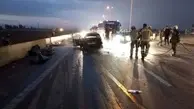 واژگونی آتشین پراید در اتوبان قم - تهران/ ۳ تن جان باختند