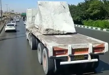 مرگ دلخراش راننده تریلر به دلیل بارگیری غیر اصولی