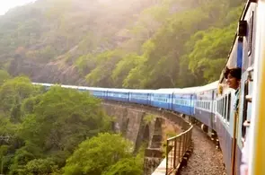 ثبت رکوردهای تازه در توسعه شبکه ریلی/ بهره برداری از ۳۲۵ کیلومتر خط آهن جدید تا پایان سال 

