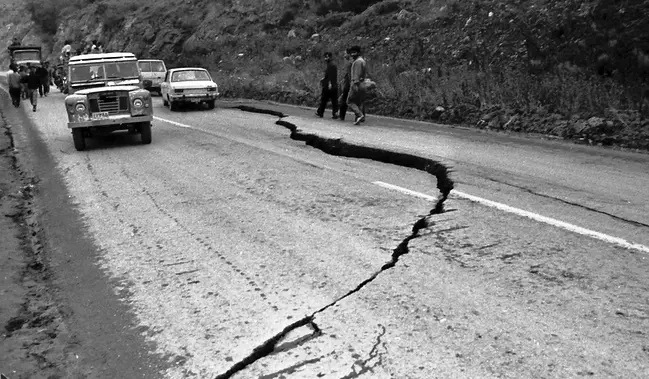 زلزله رودبار 8