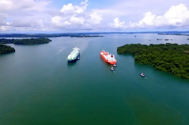 Four LNG Carriers Transit Panama Canal in One Day