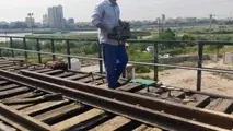 گزارش تصویری | تعویض تراورس های معیوب پل تاریخی سیاه راه آهن جنوب