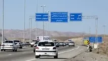 فیلم| رانندگی خلاف جهت در جاده قم کاشان با وجود حضور پلیس