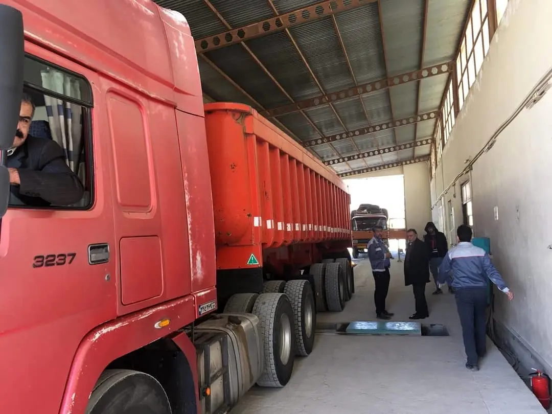 ارزیابی فنی بیش از 27000 ناوگان سنگین حمل و نقل جاده ای درمراکز معاینه فنی استان  سمنان

