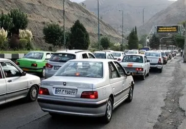 بارش باران در محورهای مواصلاتی لرستان و کرمانشاه / ترافیک پرحجم و روان در محور کندوان