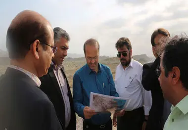 بازدید معاون مهندسی و توسعه امور زیربنایی سازمان بنادر از پروژه های فنی و عمرانی بندر شهید رجایی