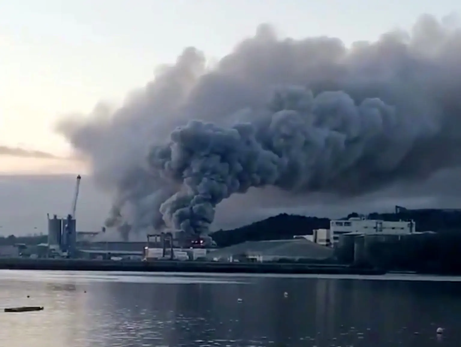 Large Fire at Ireland’s Port of Cork Brought Under Control