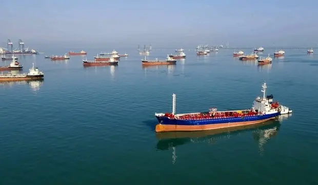 حق بیمه کشتی‌ های عبوری از تنگه هرمز ۱۲ برابر افزایش یافت