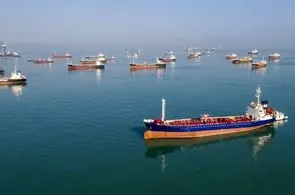 حق بیمه کشتی‌ های عبوری از تنگه هرمز ۱۲ برابر افزایش یافت