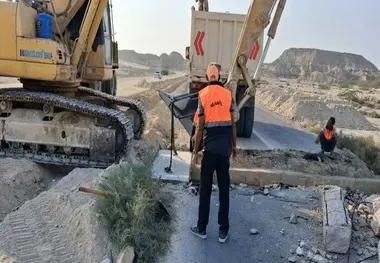 راهداری قشم ۲۴ دستگاه پُل را تعمیر و بهسازی کرد