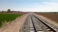 رعایت نشدن حریم ریل راه آهن در شهر رشت + فیلم
