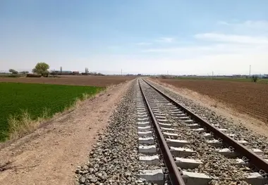 پیشرفت فیزیکی ۳۶ درصدی قطعات ۱۰ الف و ب احداث راه آهن شیراز  بوشهر 