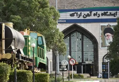 راه‌ آهن اراک پیشتاز تعمیرات واگن کشور/ قطار ۵ ستاره فدک به اراک رسید