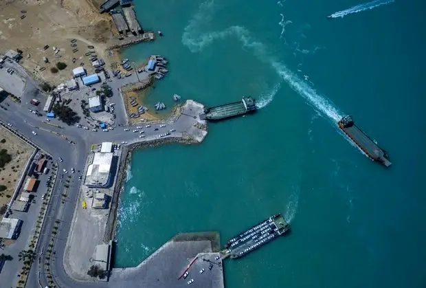 افزوده شدن ۱۰ شناور لندینگ کرافت به مسیر دریایی بندر پهل-لافت