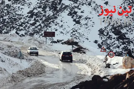 عملیات بازگشایی جاده پیست اسکی تاریک دره همدان