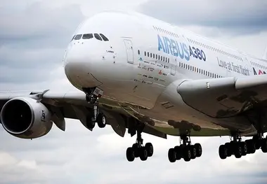 لحظه ترسناک برخاستن ایرباس A380 از روی باند پروازی