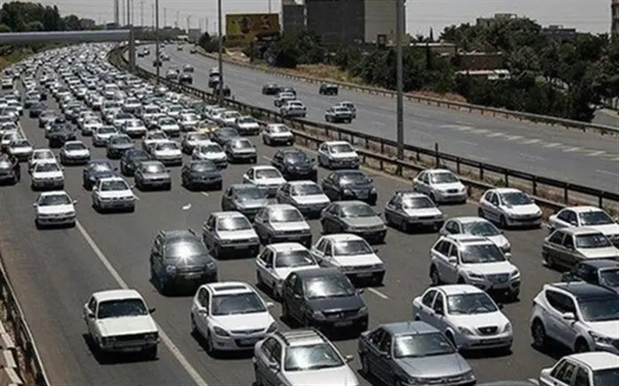 ترافیک سنگین در اکثر معابر و بزرگراه‌های شهر تهران