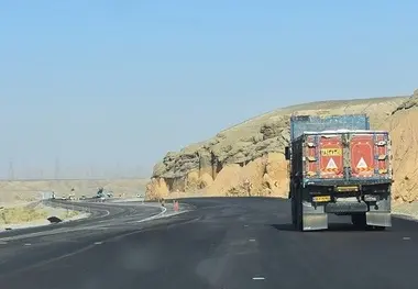 آغاز عملیات احداث زیرگذر در محور شهرکرد–شلمزار؛ ترافیک به باند جدید هدایت شد