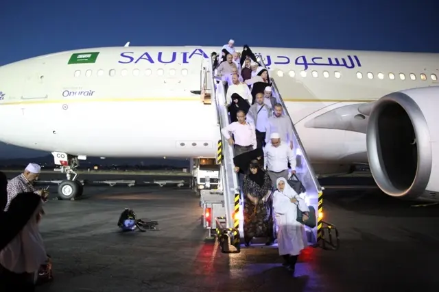 فرودگاه تبریز میزبان بازگشت حجاج از سرزمین وحی


