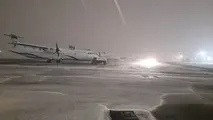 بارش برف و عملیات زمستانی در فرودگاه بین‌المللی مهرآباد تهران