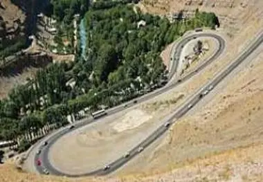 مسیر برگشت تونل رخ از سمت اصفهان به شهرکرد مسدود شد / اجرای عملیات ایمن سازی گردنه رخ با مسیر جایگزین