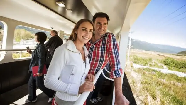 New Zealand trains to close outdoor viewing carriages because of selfies