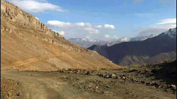فیلم| ساخت جاده در روستای تاریخی انبوه توسط روستائیان