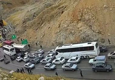 ترافیک در آزادراه قزوین-کرج-تهران/ بارش باران در کردستان و کرمانشاه 