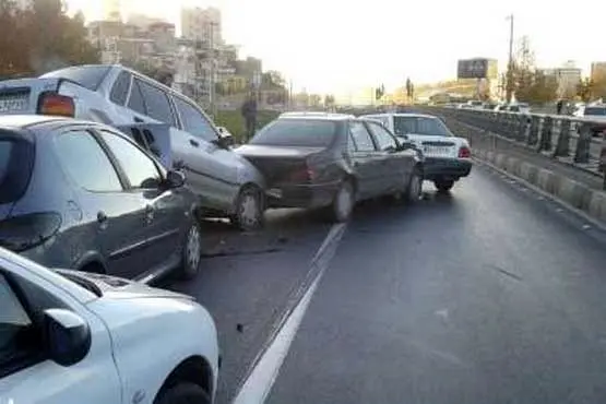 تصادف سه خودرو در بزرگراه شهید زین‌الدین 