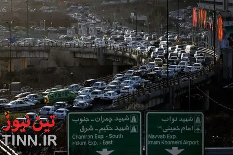 پارکینگی وسیع و پر از ماشین به اسم تهران