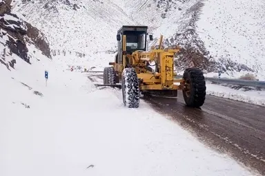 آماده‌ باش راهداران برای برف‌ روبی و بازگشایی راه‌ ها در پی موج تازه سامانه بارشی