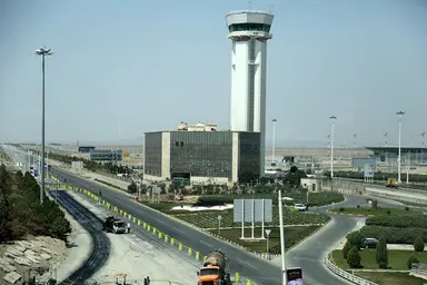 اجرای ترمیم روکش آسفالت محور اسپاین به سمت برج مراقبت فرودگاه امام