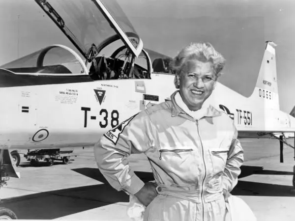 تقویم تاریخ/درگذشت ژاکلین کاکرن؛ از پیشگامان هوانوردی آمریکا (1980م)