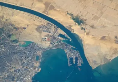کانال سوئز سریع‎ترین گذرگاه آبی جهان