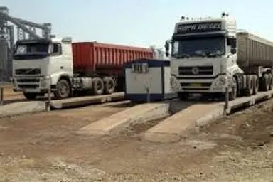 گیر کردن کامیون ها در محوطه باسکول در خروج ترانزیت گمرک موسوم به «در گندمی»  