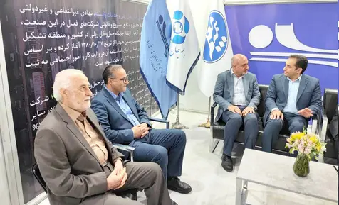  آیین امضای تفاهم نامه بین انجمن شرکت های حمل و نقل ریلی و شرکت بیمه معلم در حوزه بیمه تعهد پرداخت حقوق ورودی