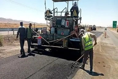 اجرای عملیات آسفالت در راه روستایی قلعه جوق ملکشاهی با ۵۰ میلیارد ریال